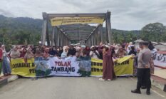 Tolak Tambang Emas, Ratusan Warga Beutoeng Demo Di Sungai Beutoeng